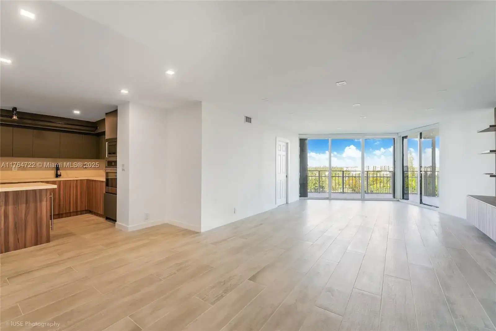 1000 Quayside Ter # 903, Miami FL 33138 photo 5