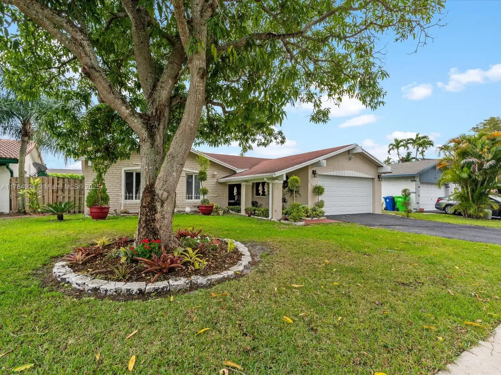 9620 NW 32nd Mnr, Sunrise FL 33351 photo 2