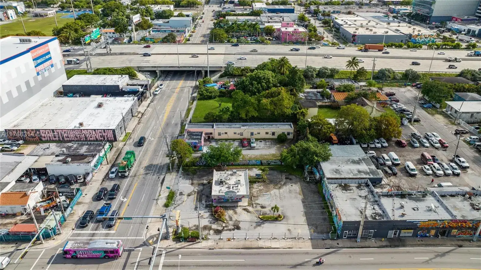 660,662,664 NW 29th St, Miami FL 33127 photo 4