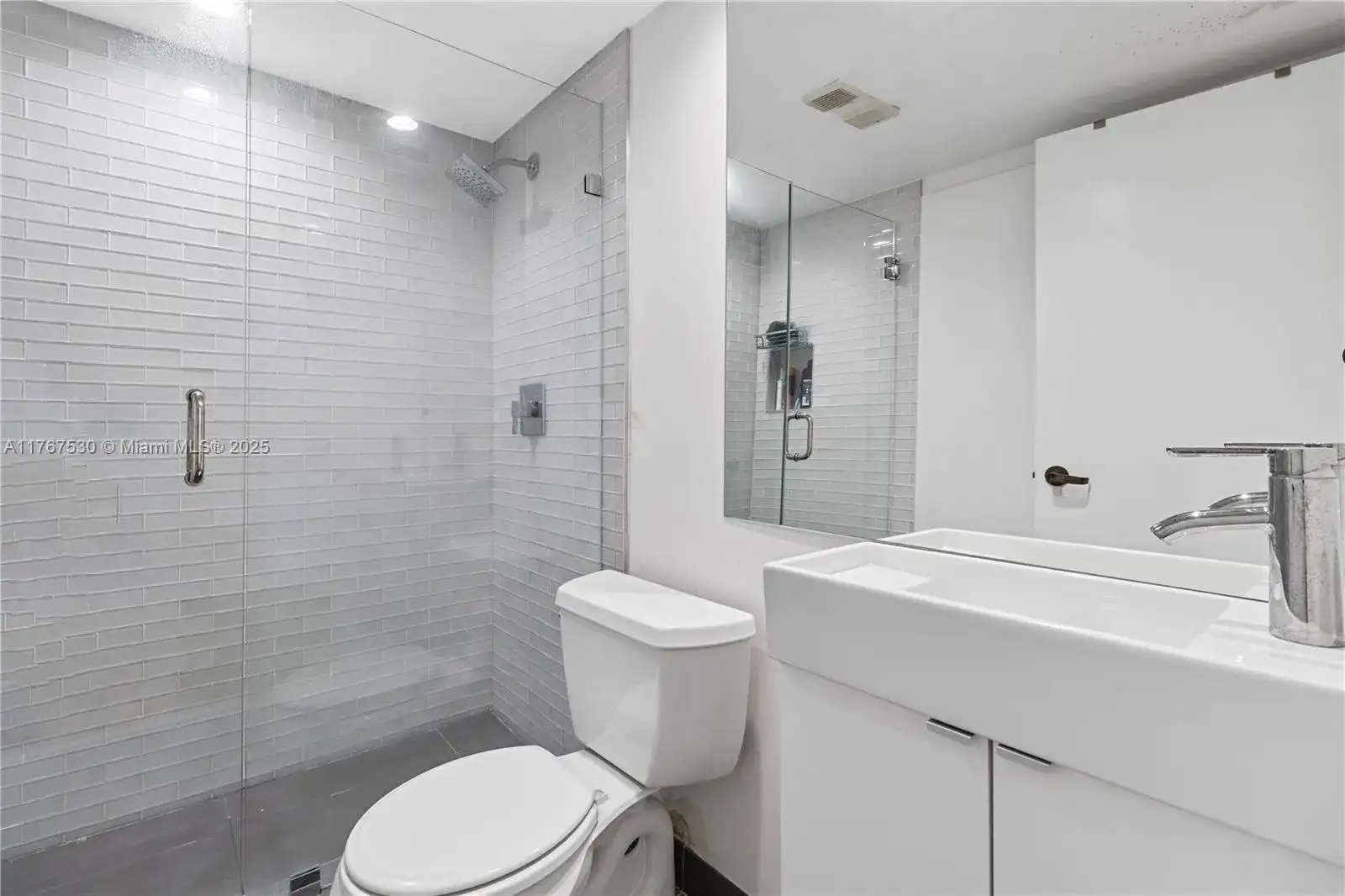 540 Brickell Key Dr # 407, Miami FL 33131 photo 5