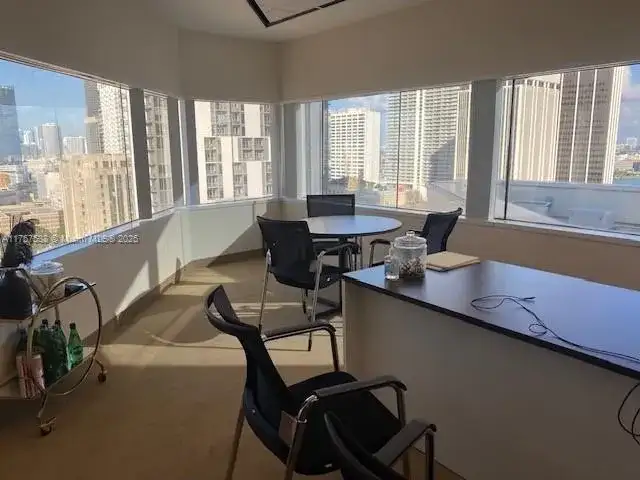100 SE 2 ST # 2000, Miami FL 33131 photo 5