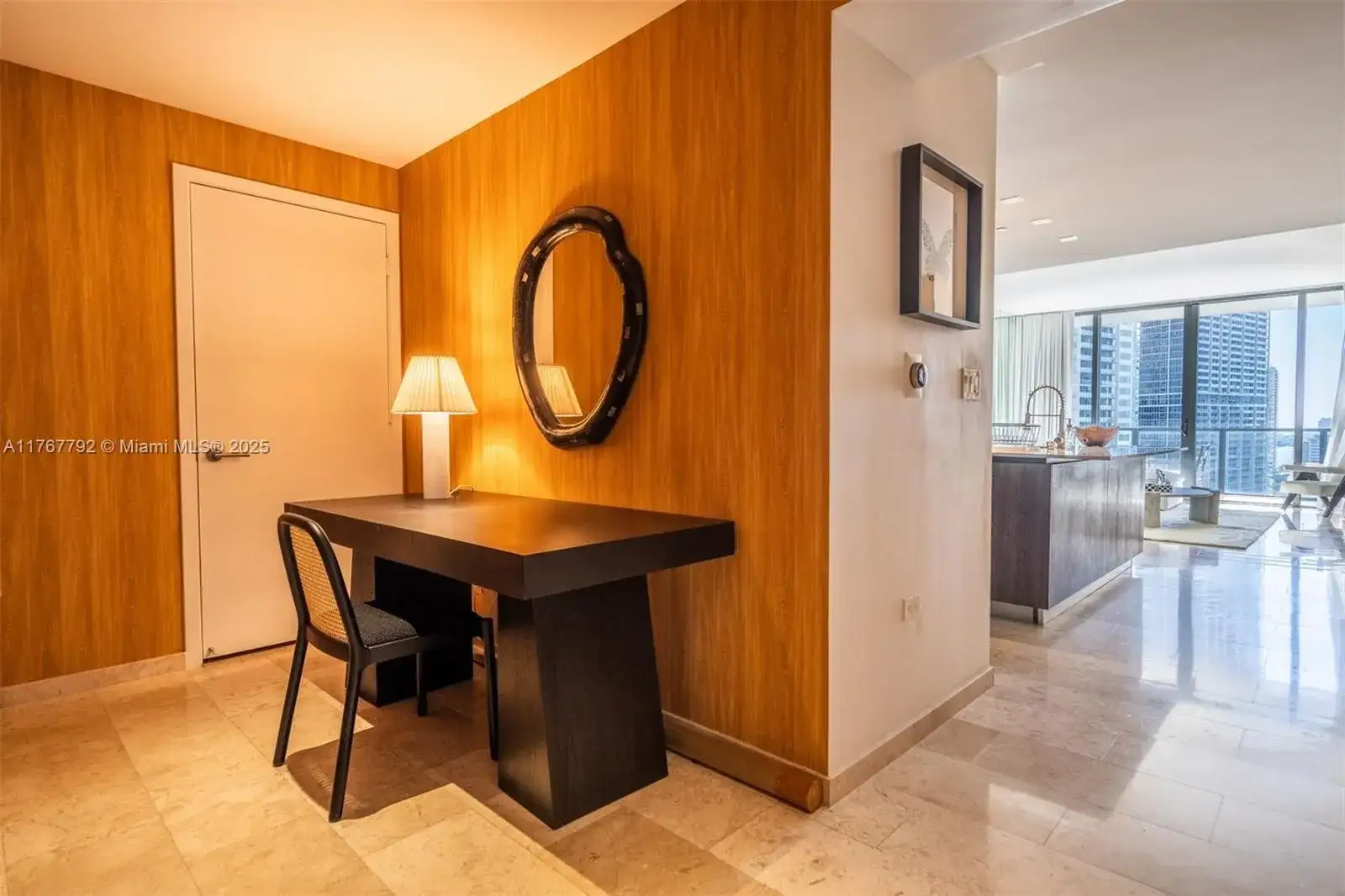 68 SE 6th St # 1403, Miami FL 33131 photo 4