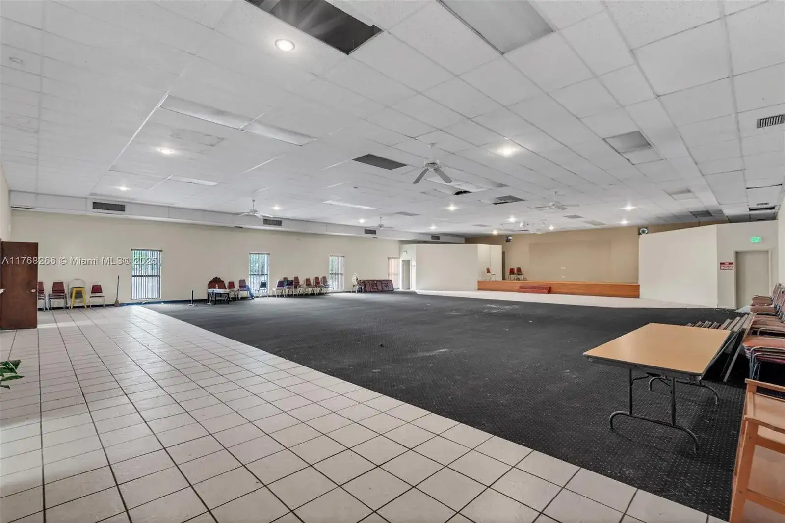 1475 NE 199th St, Miami FL 33179 photo 4