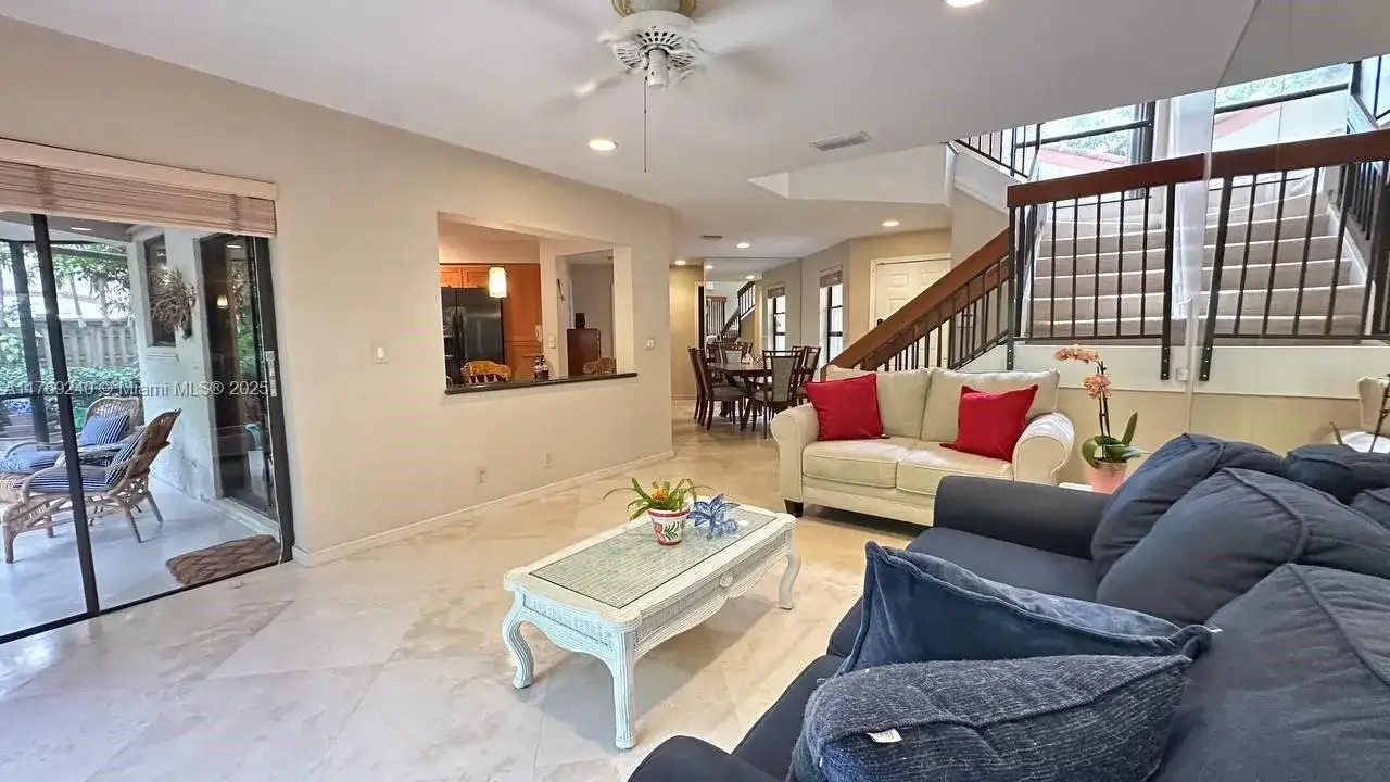 3308 Old Oak Ln # 1003, Hollywood FL 33021 photo 2