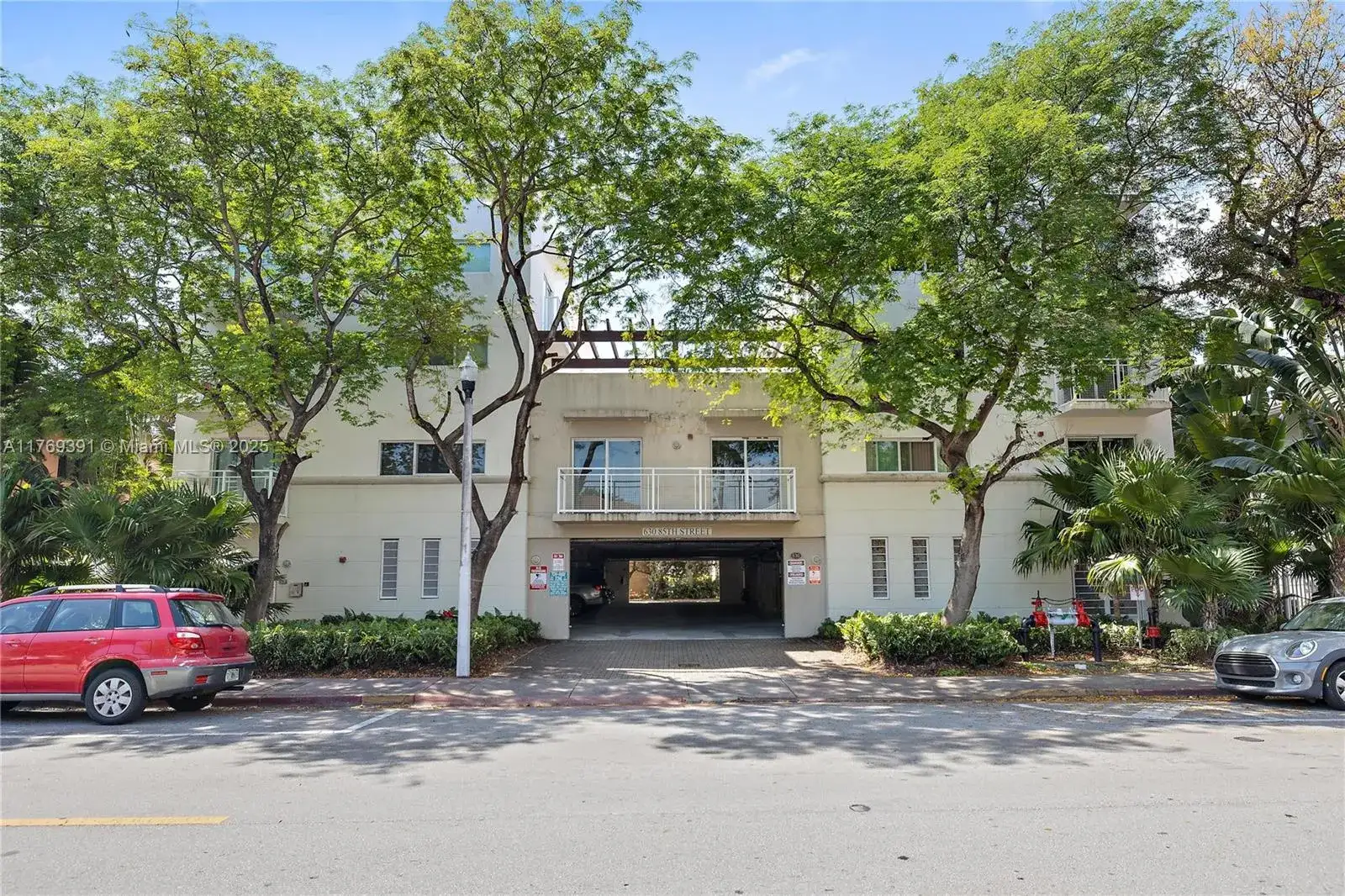 630 85th St # 110, Miami Beach FL 33141 photo 3