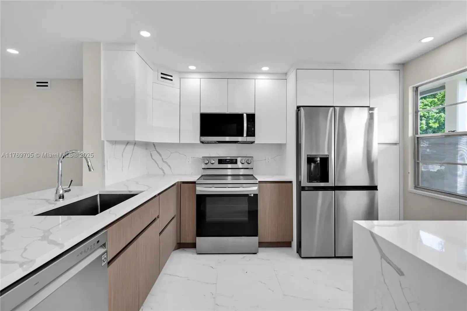 2501 Antigua Ter # F1, Coconut Creek FL 33066 photo 3