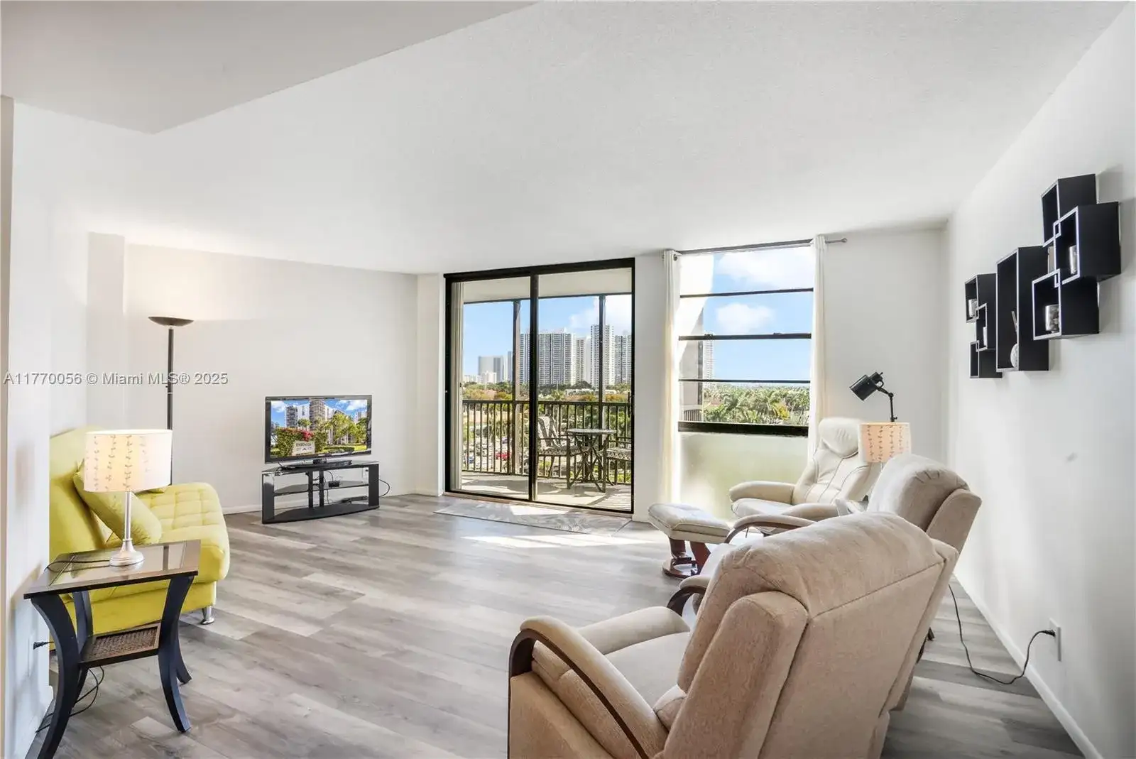 3475 N Country Club Dr # 818, Aventura FL 33180 photo 4