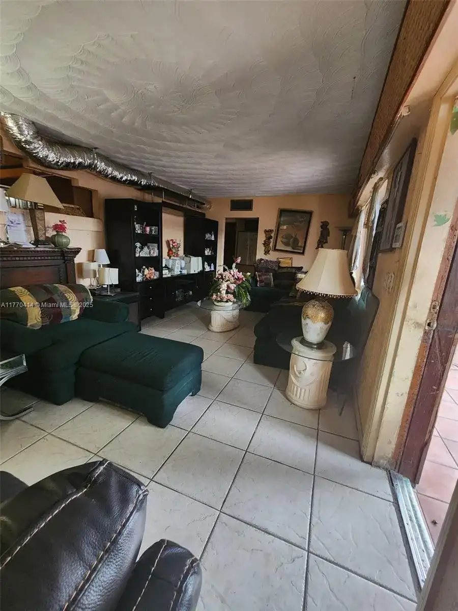 831 NW 140th St, Miami FL 33168 photo 3