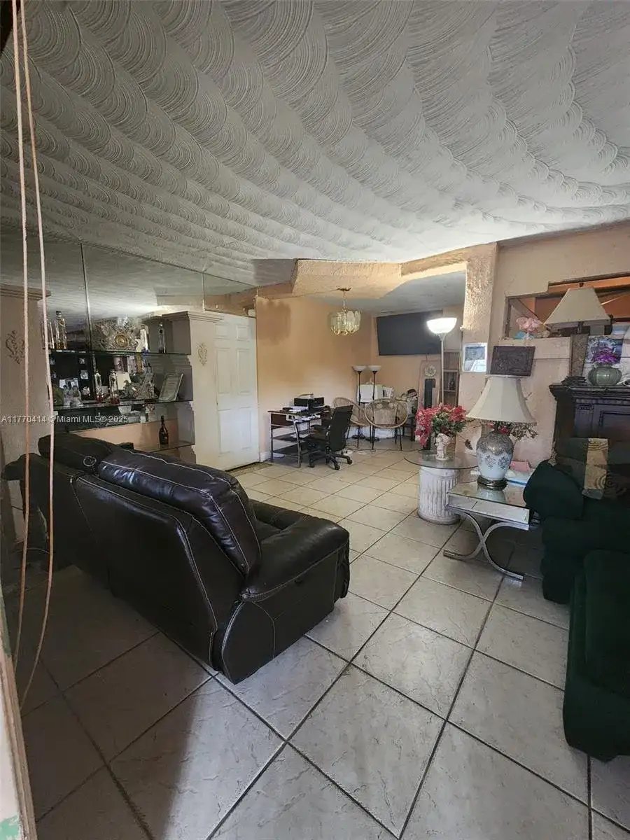 831 NW 140th St, Miami FL 33168 photo 5
