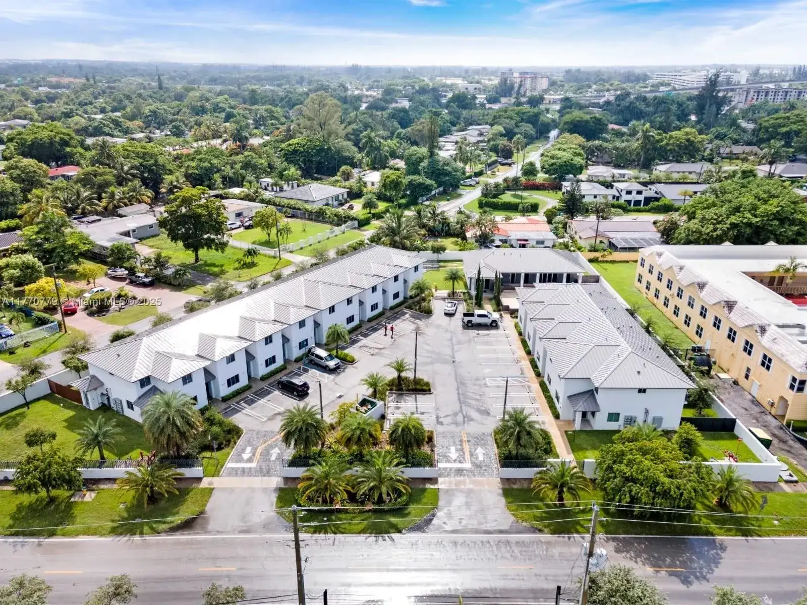 15450 NW 2nd Ave # 15450, Miami FL 33169 photo 2