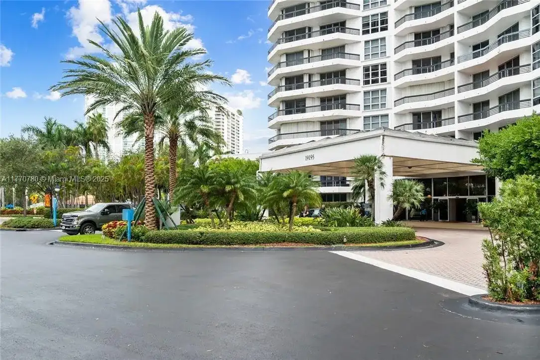 19195 NE 36th Ct # 907, Aventura FL 33180 photo 3