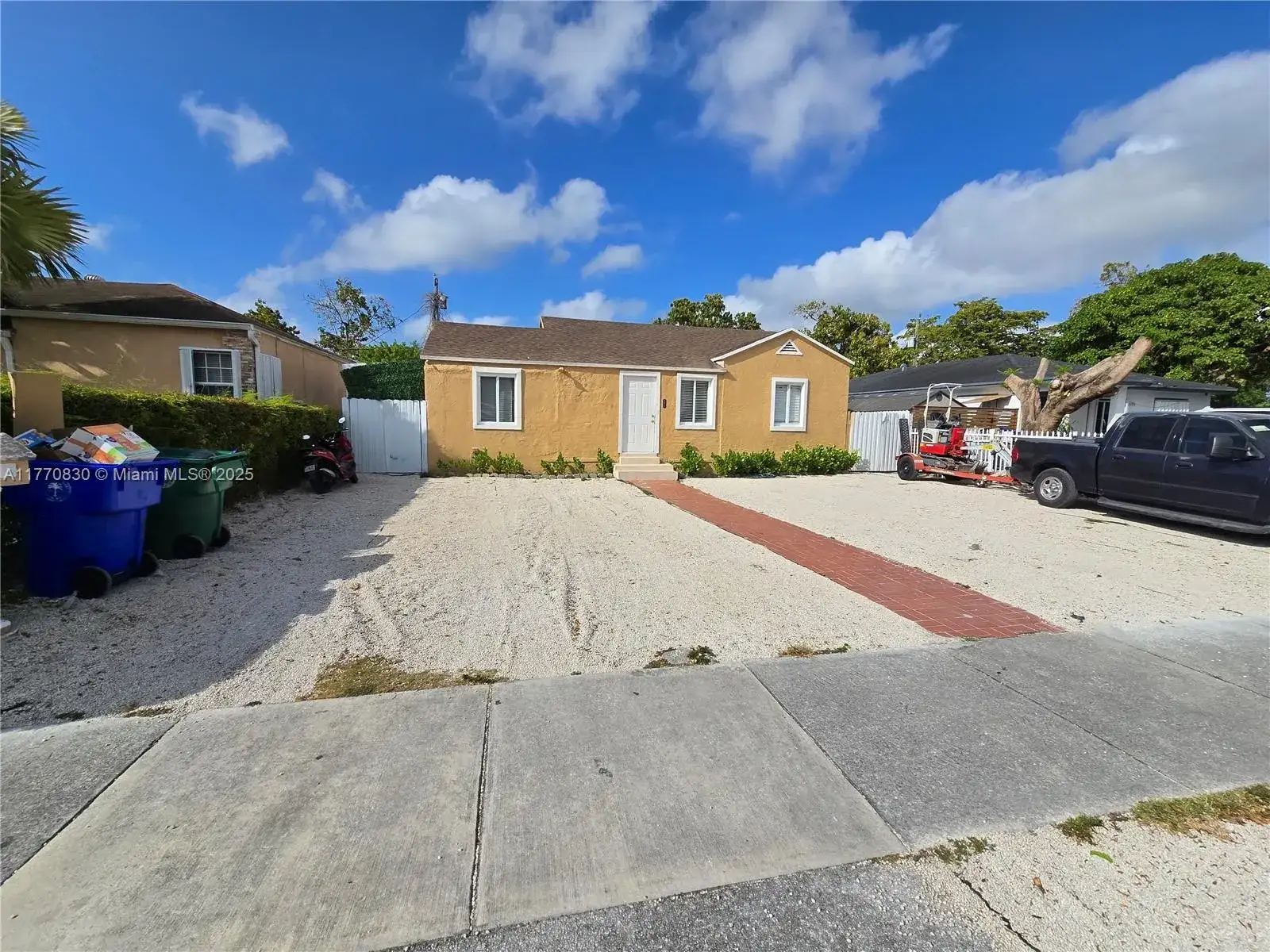 1011 NW 64th St, Miami FL 33150 photo 3