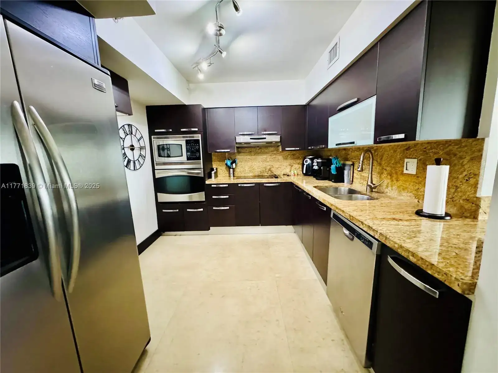 3600 Mystic Pointe Dr # 1210, Aventura FL 33180 photo 2