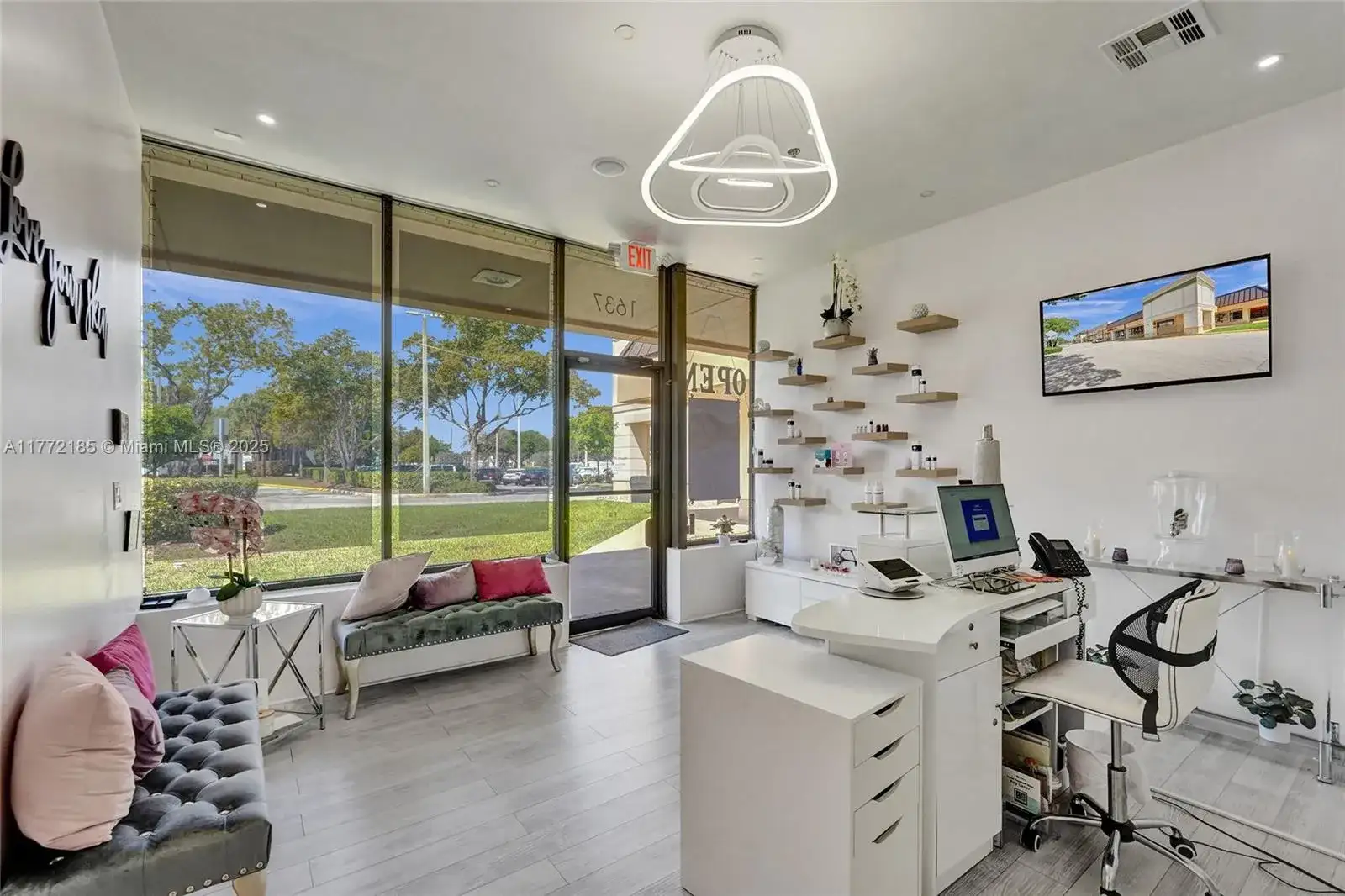 1637 N Hiatus, Pembroke Pines FL 33026 photo 2