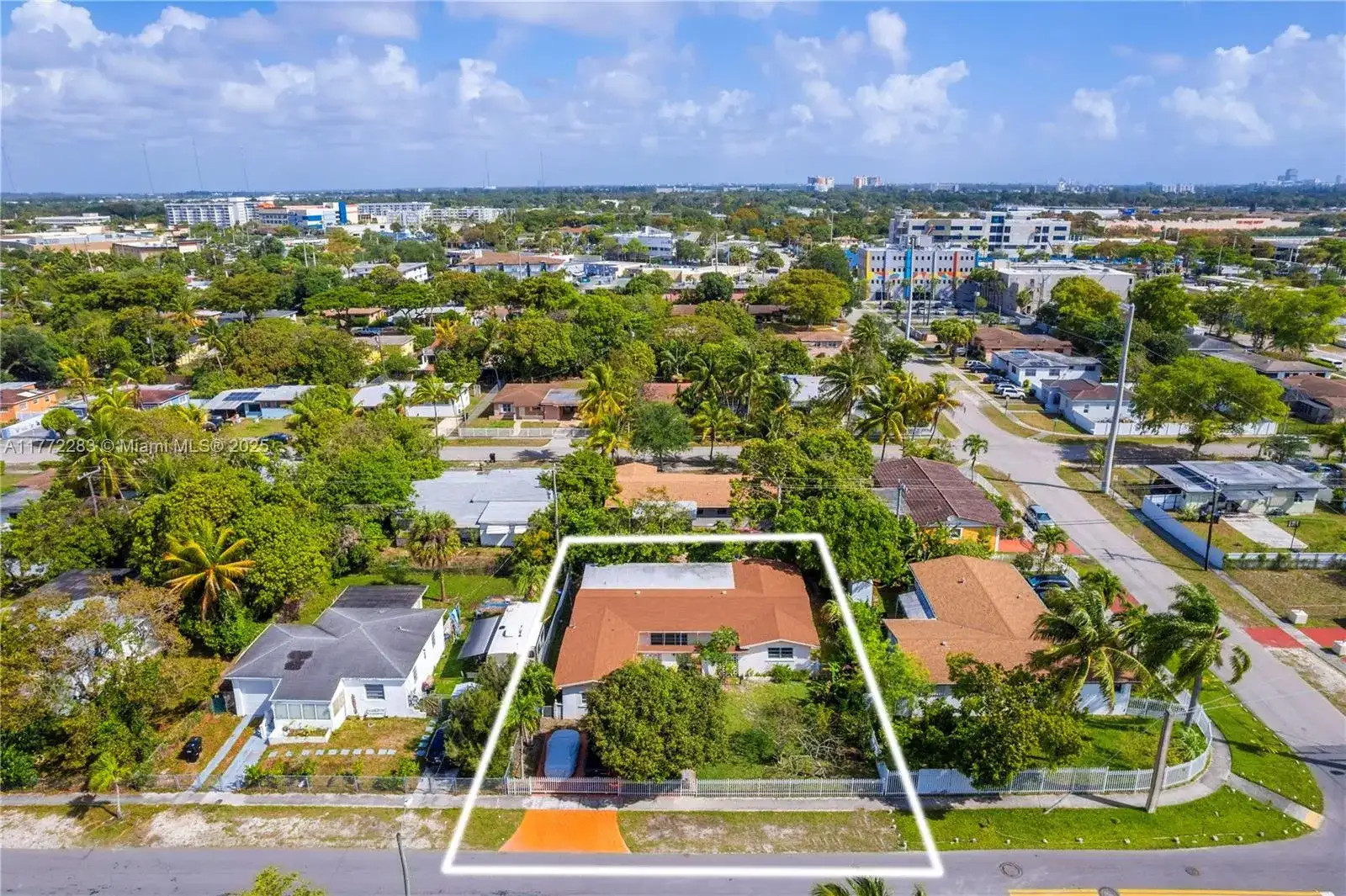 1081 NE 160th Ter, North Miami Beach FL 33162 photo 2