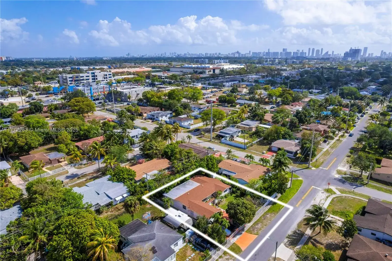 1081 NE 160th Ter, North Miami Beach FL 33162 photo 3