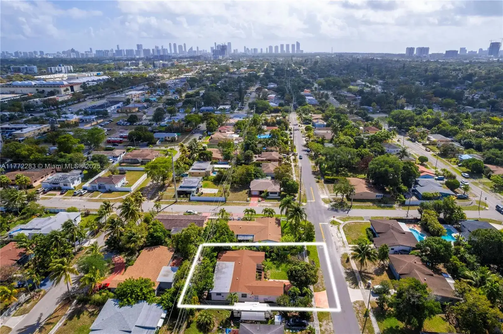 1081 NE 160th Ter, North Miami Beach FL 33162 photo 4
