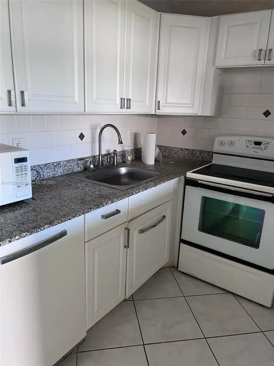 90 Fanshaw C # 90, Boca Raton FL 33434 photo 3