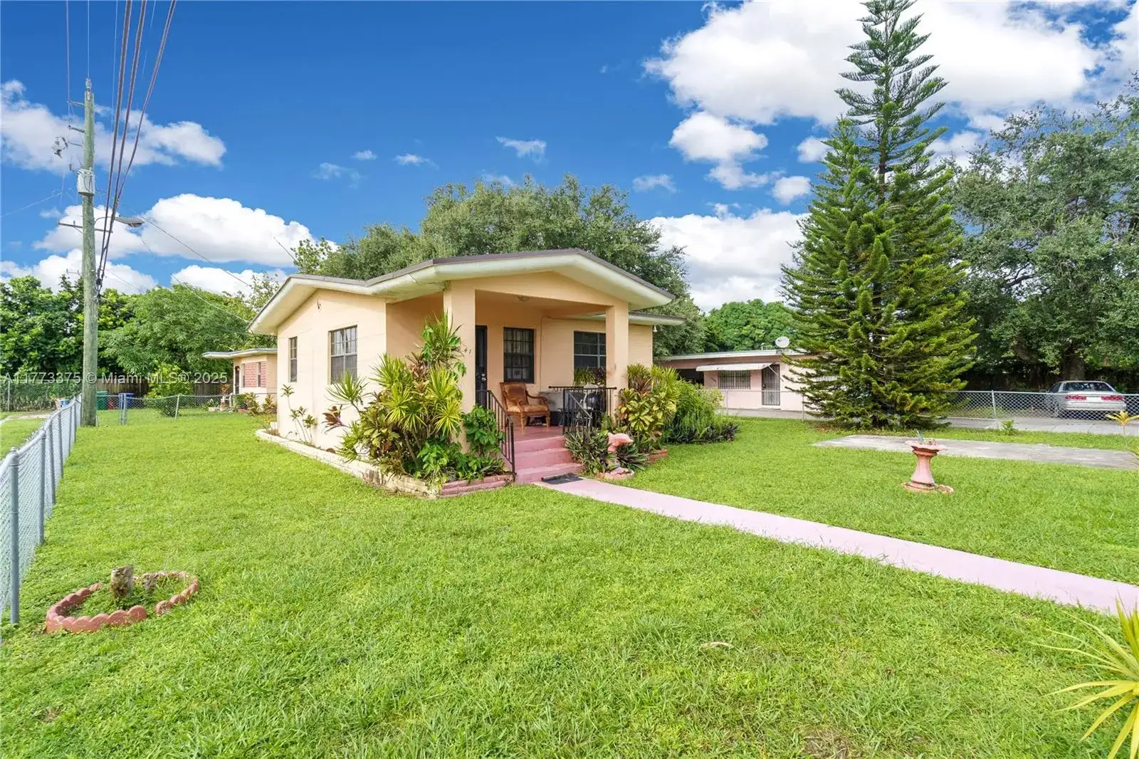 2041 NW 100th St, Miami FL 33147 photo 3