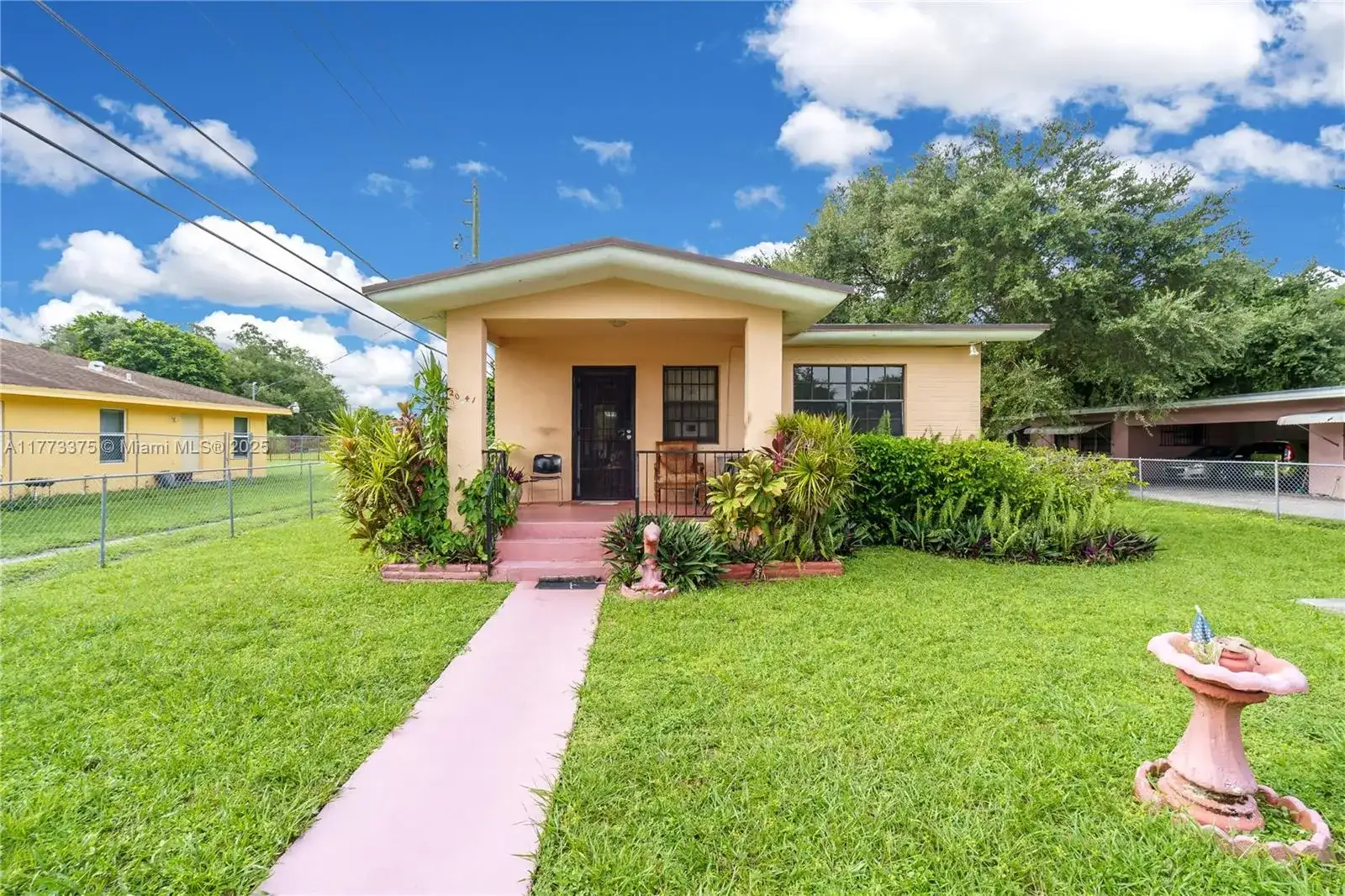 2041 NW 100th St, Miami FL 33147 photo 4