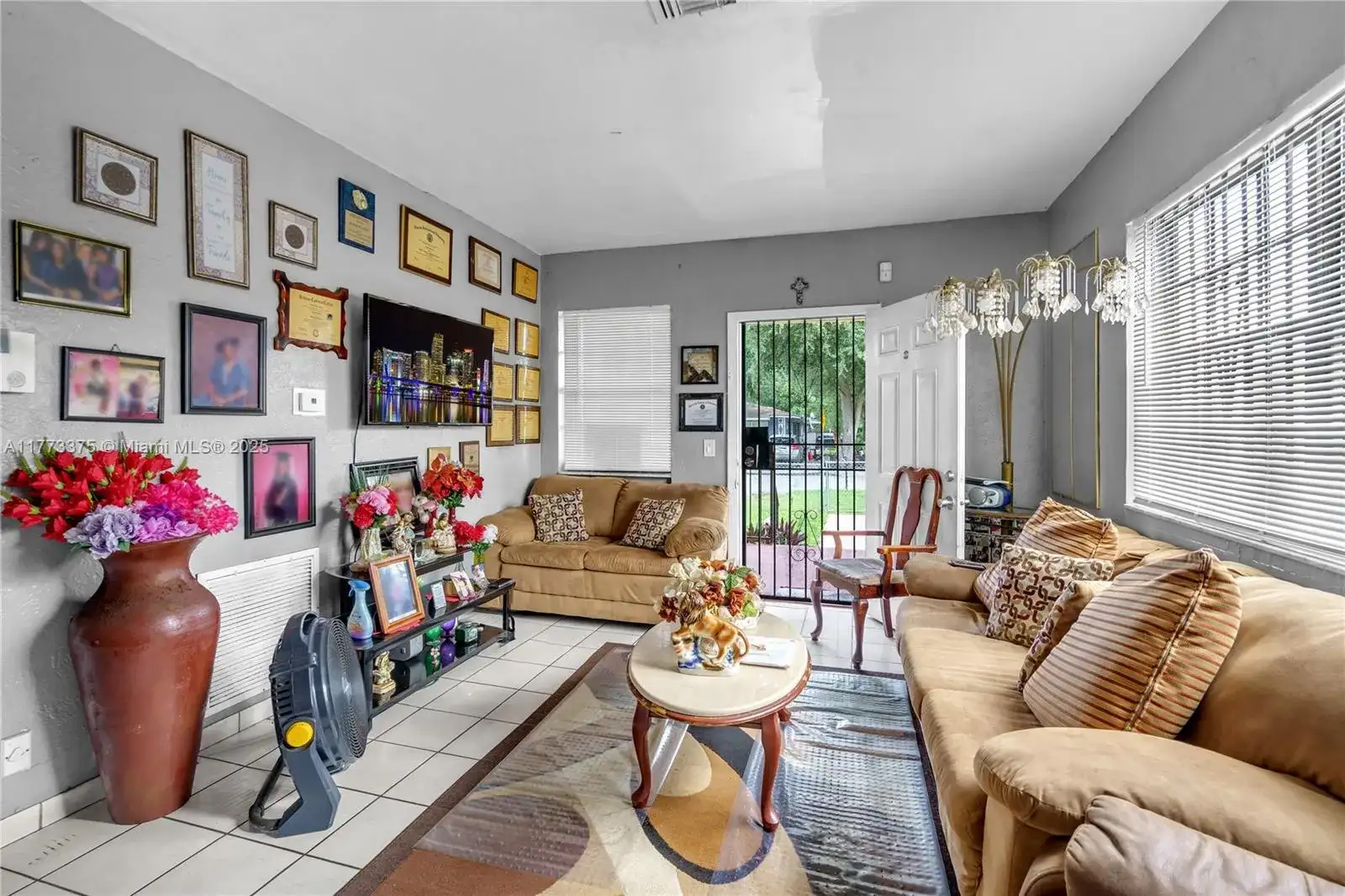 2041 NW 100th St, Miami FL 33147 photo 5