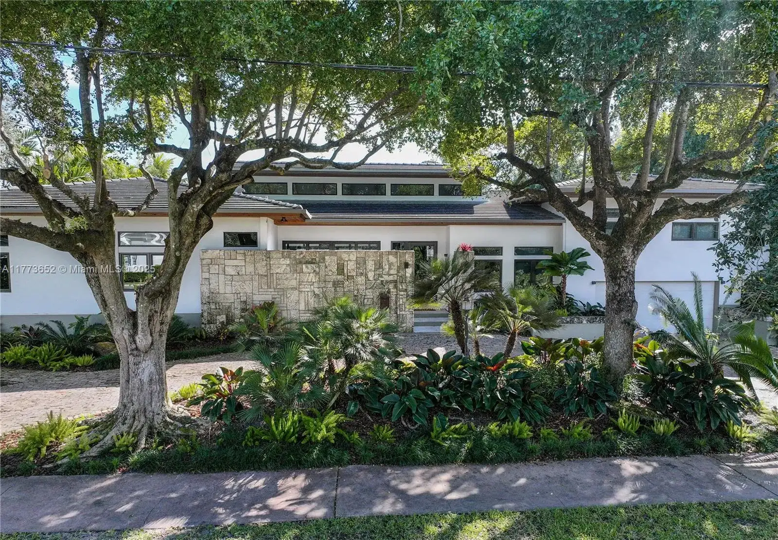 1060 Alfonso Ave, Coral Gables FL 33146 photo 2