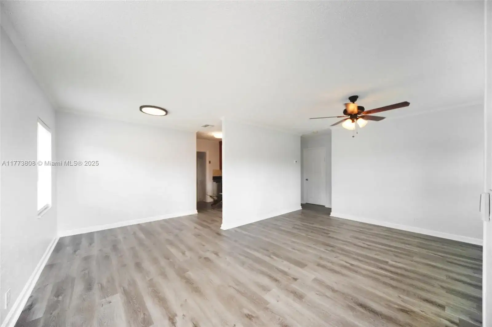621 Hudson Rd, West Palm Beach FL 33405 photo 2