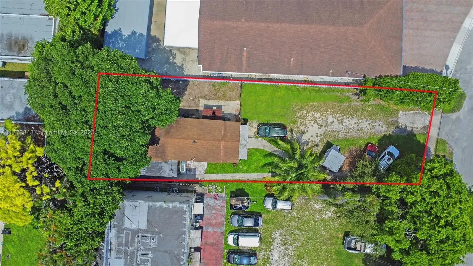 460 NW 23rd Ct, Miami FL 33125 photo 4