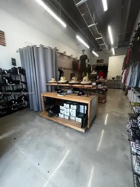 10890 NW 17th St, Sweetwater FL 33172 photo 5
