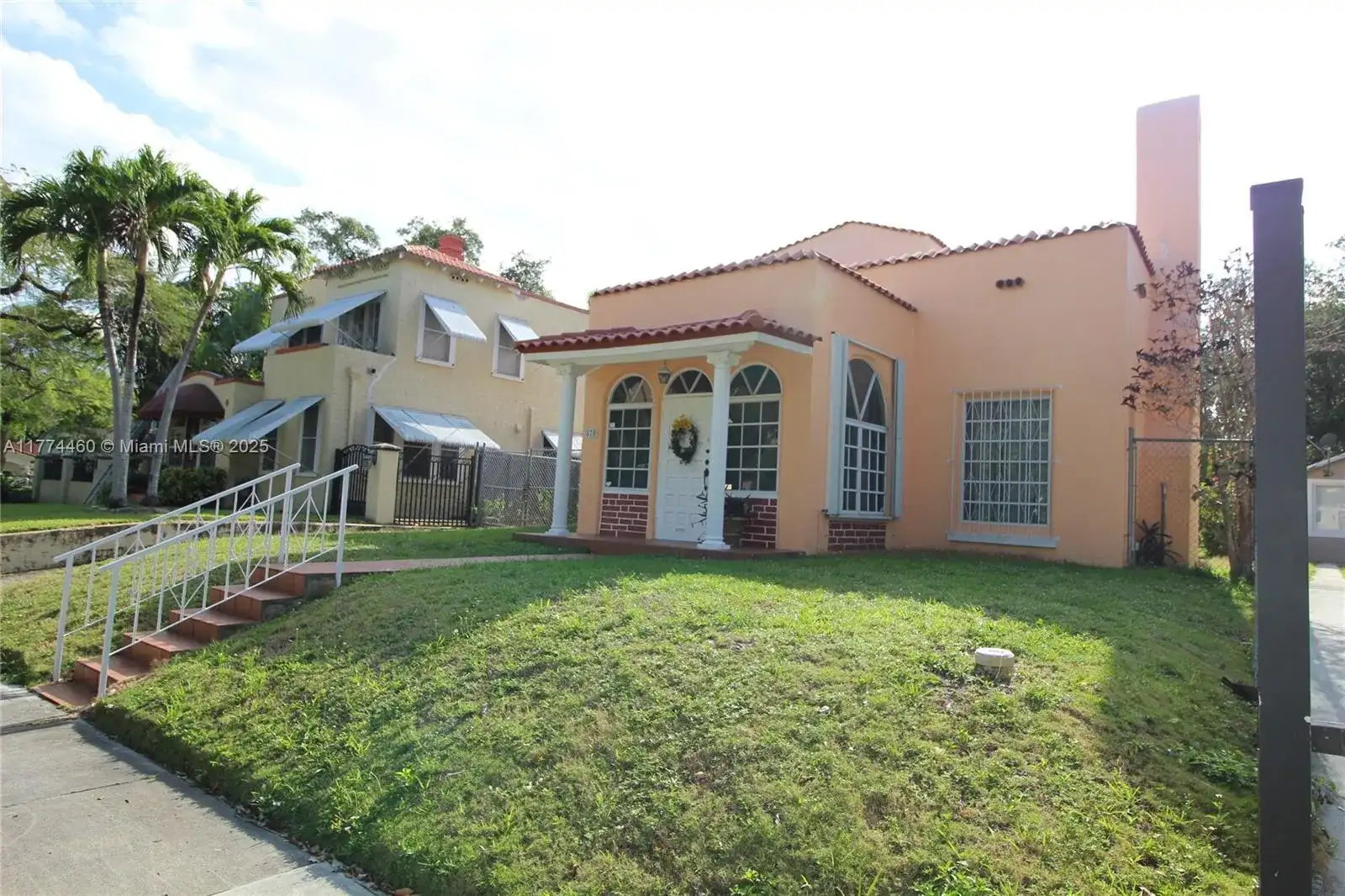 870 NW 14th Ct, Miami FL 33125 photo 4