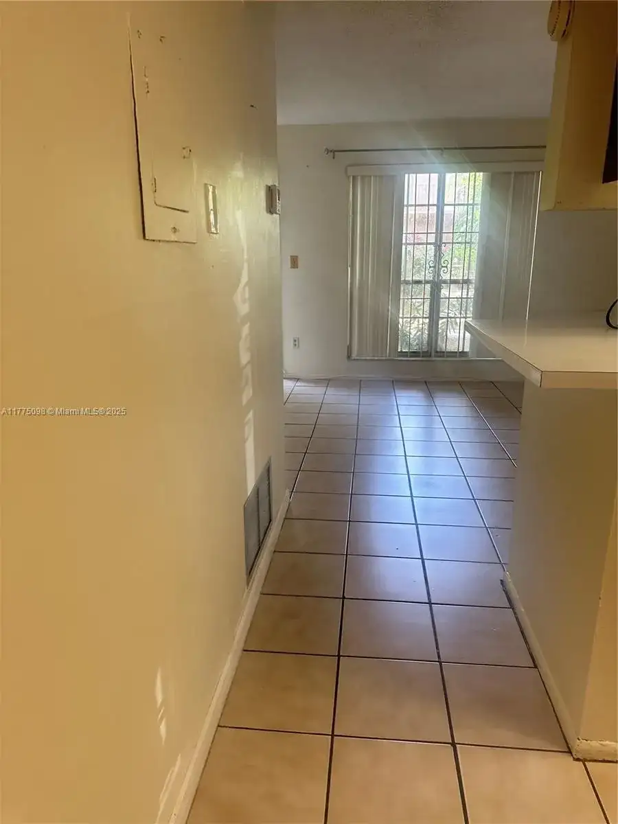10764 N Kendall Dr # I3, Miami FL 33176 photo 4