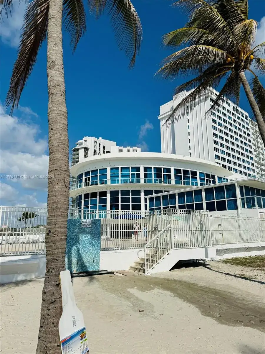 5445 Collins Ave # 1520, Miami Beach FL 33140 photo 2