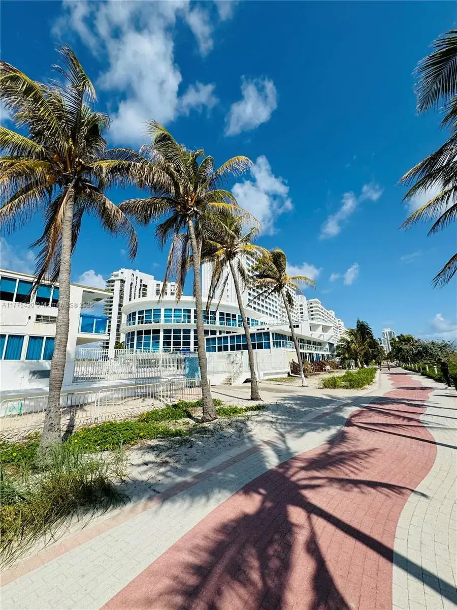 5445 Collins Ave # 1520, Miami Beach FL 33140 photo 3