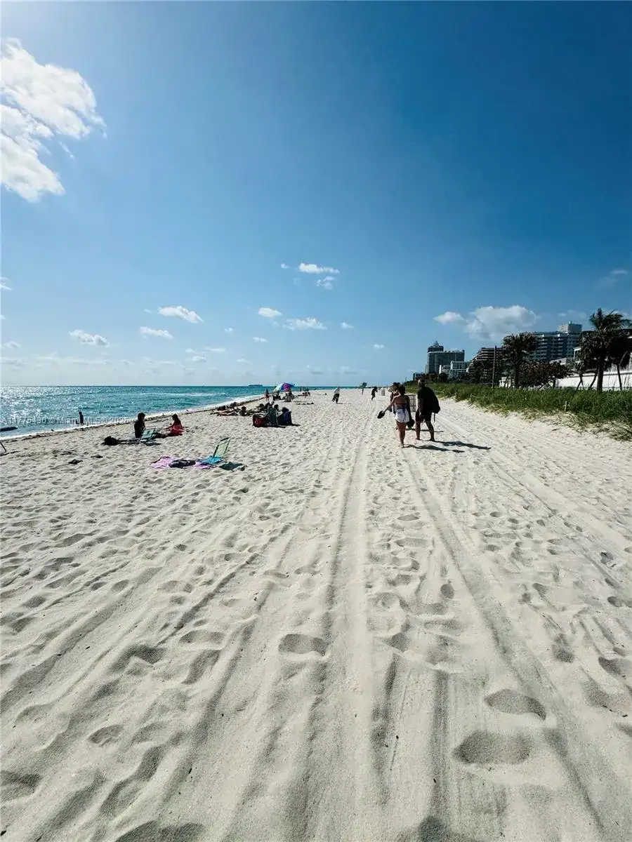 5445 Collins Ave # 1520, Miami Beach FL 33140 photo 4