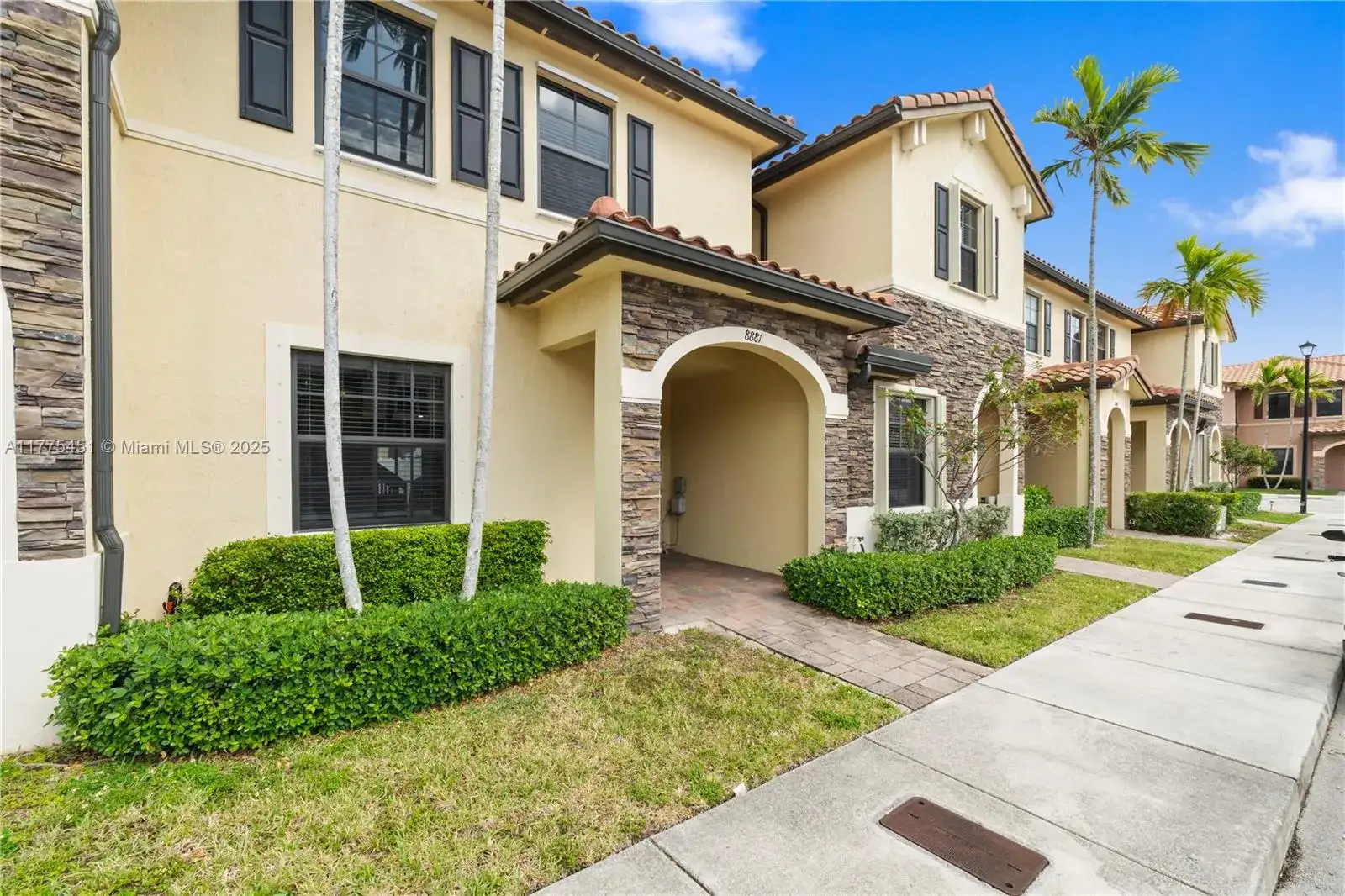 8881 W 35th Ln # 8881, Hialeah FL 33018 photo 4