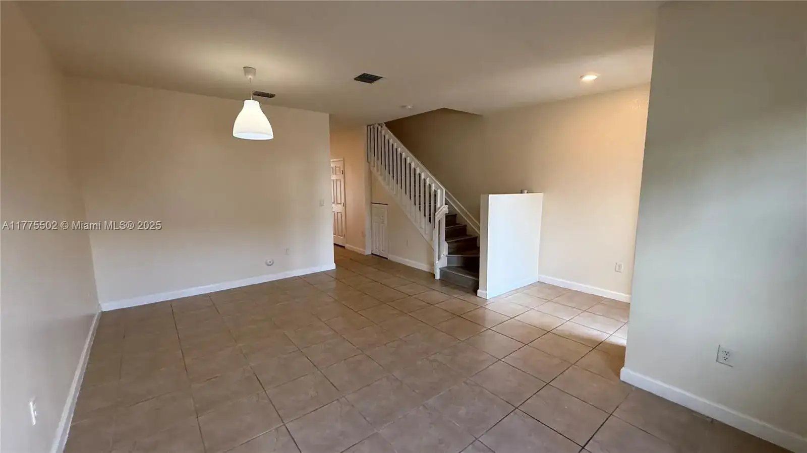 9213 W 33rd Way, Hialeah FL 33018 photo 5
