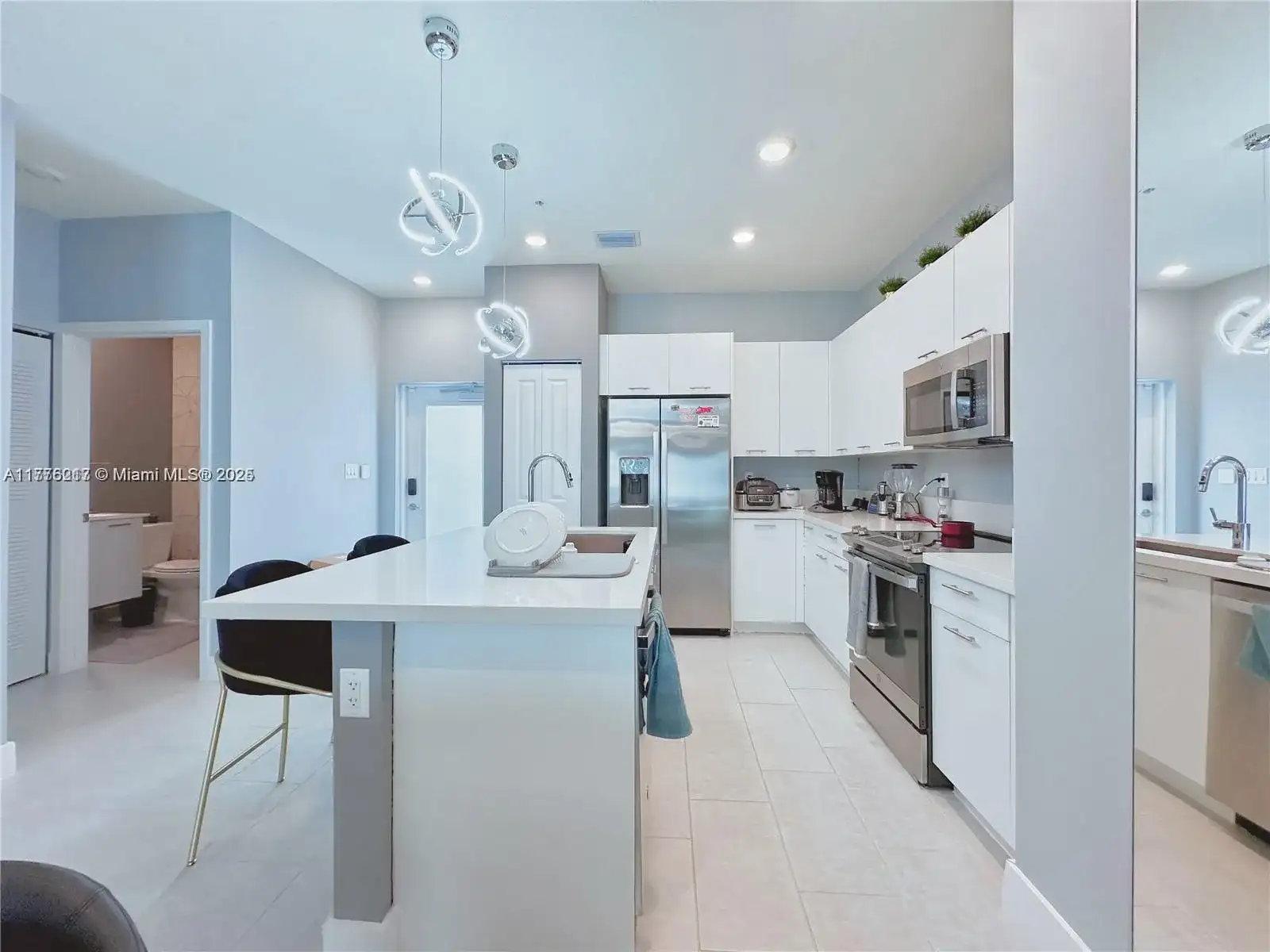 8167 NW 41st St # 410, Doral FL 33166 photo 2