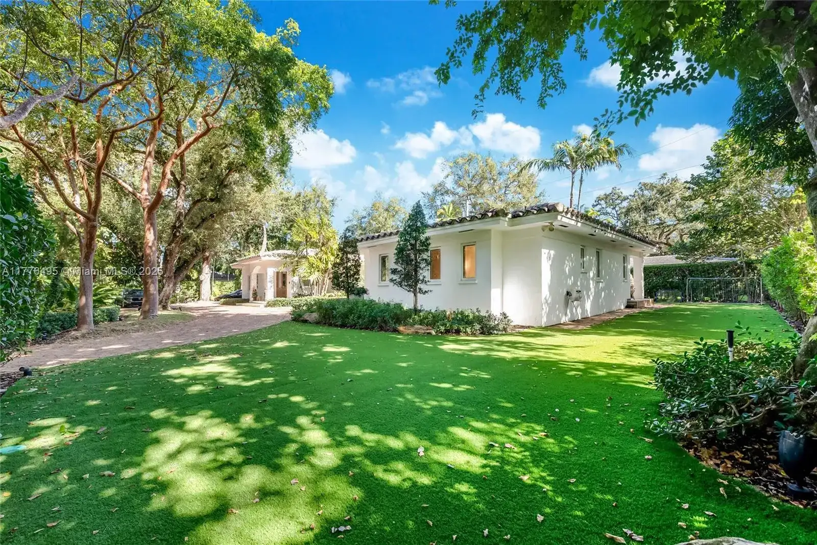 6925 Tordera St, Coral Gables FL 33146 photo 3