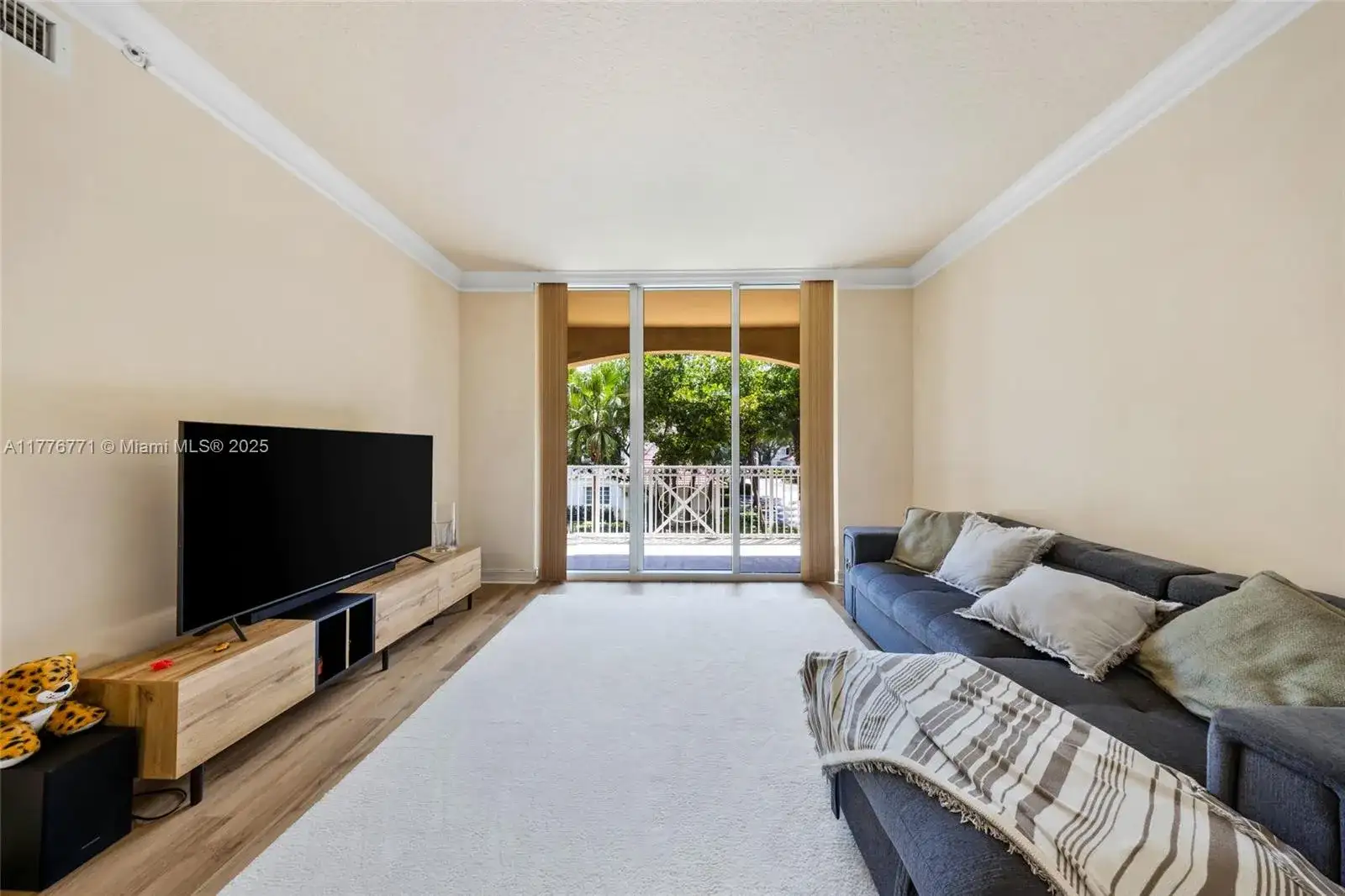 3001 NE 185th St # 219, Aventura FL 33180 photo 4