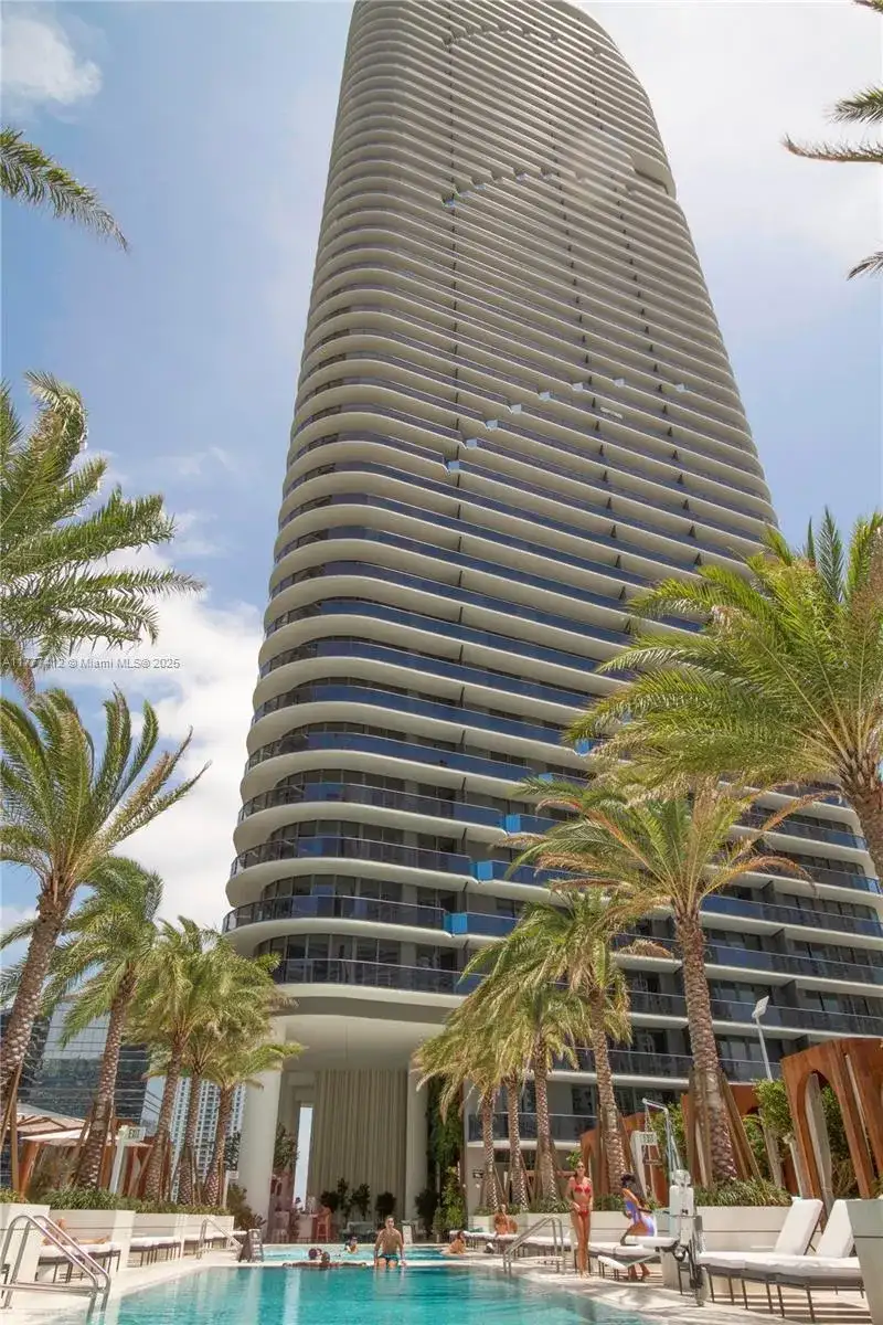 801 S Miami Ave # 5410, Miami FL 33130 photo 4