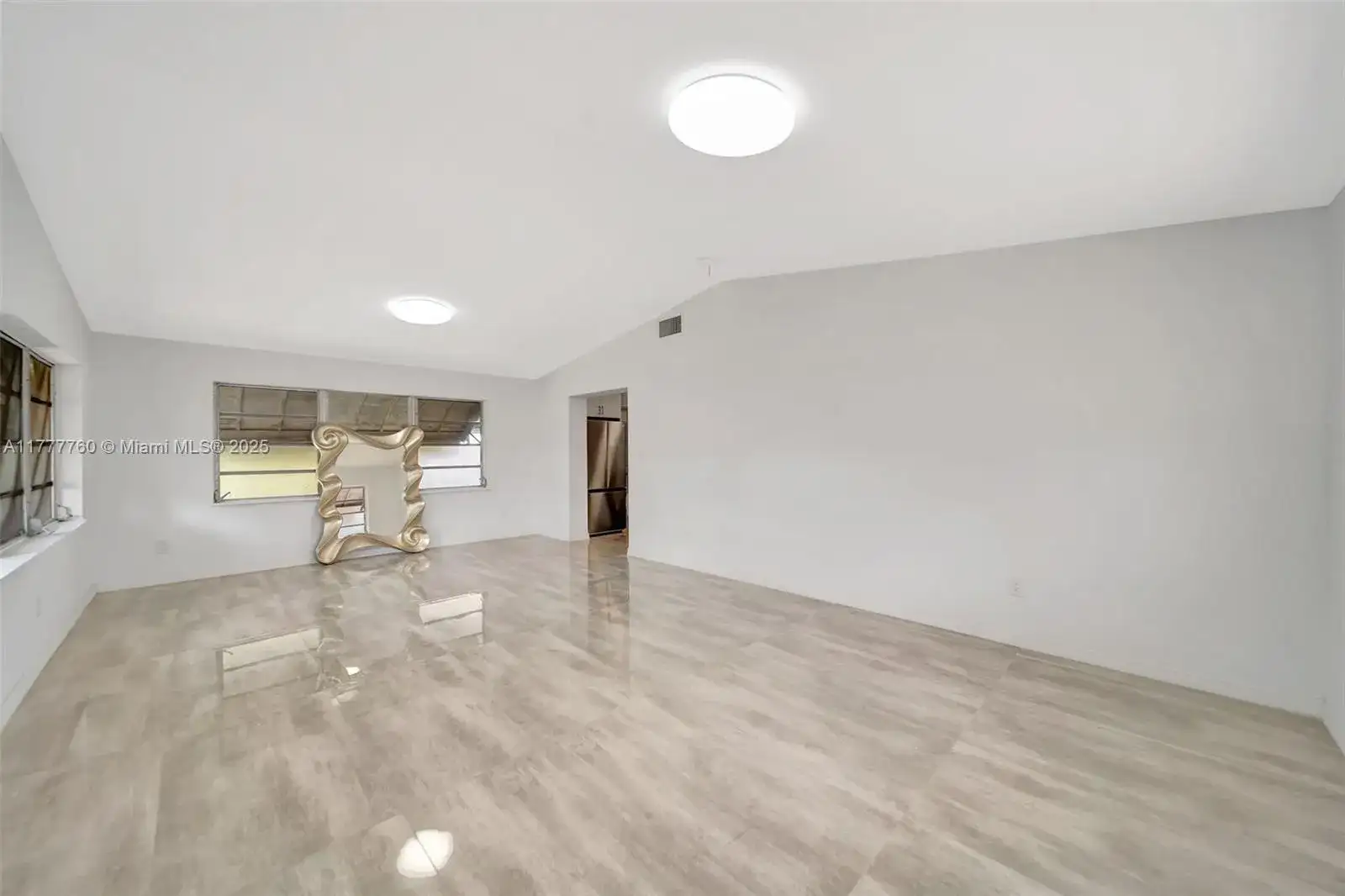 1677 NE 178th St, North Miami Beach FL 33162 photo 4