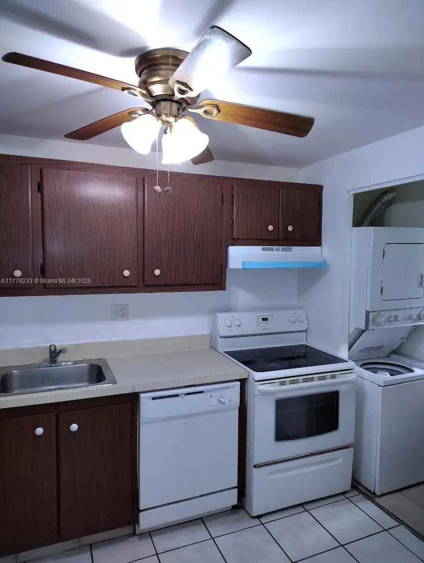7831 Colony Cir # 104, Tamarac FL 33321 photo 3