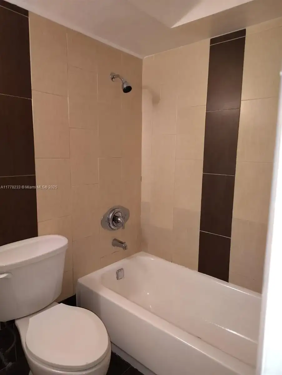 7831 Colony Cir # 104, Tamarac FL 33321 photo 5