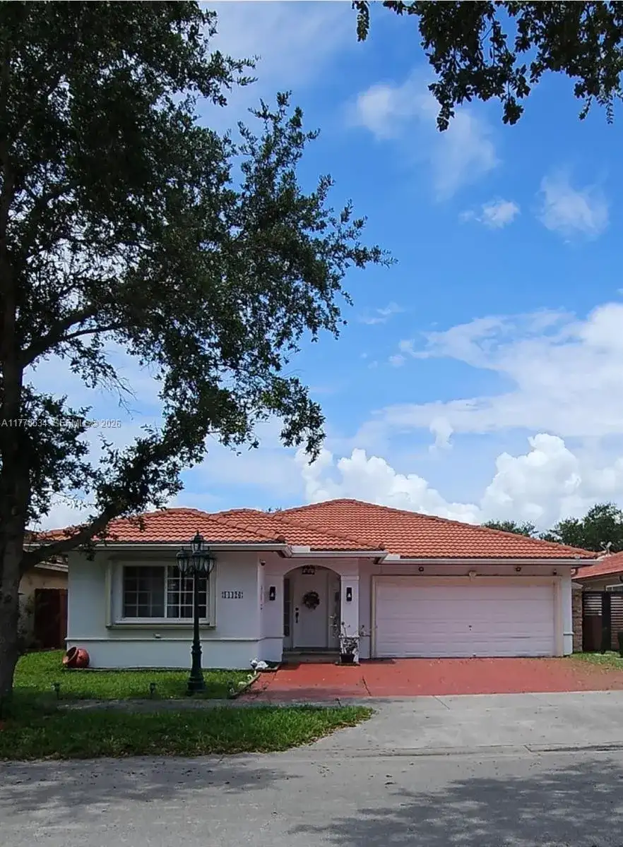 14426 NW 88th Ave, Miami Lakes FL 33018 photo 2