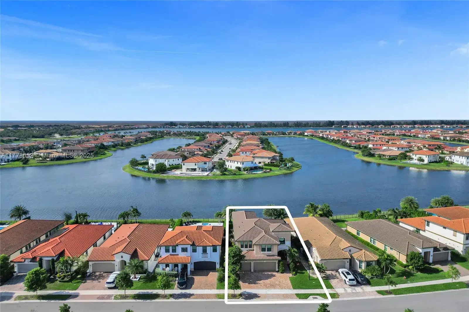 8665 E Baypoint Cir, Parkland FL 33076 photo 2