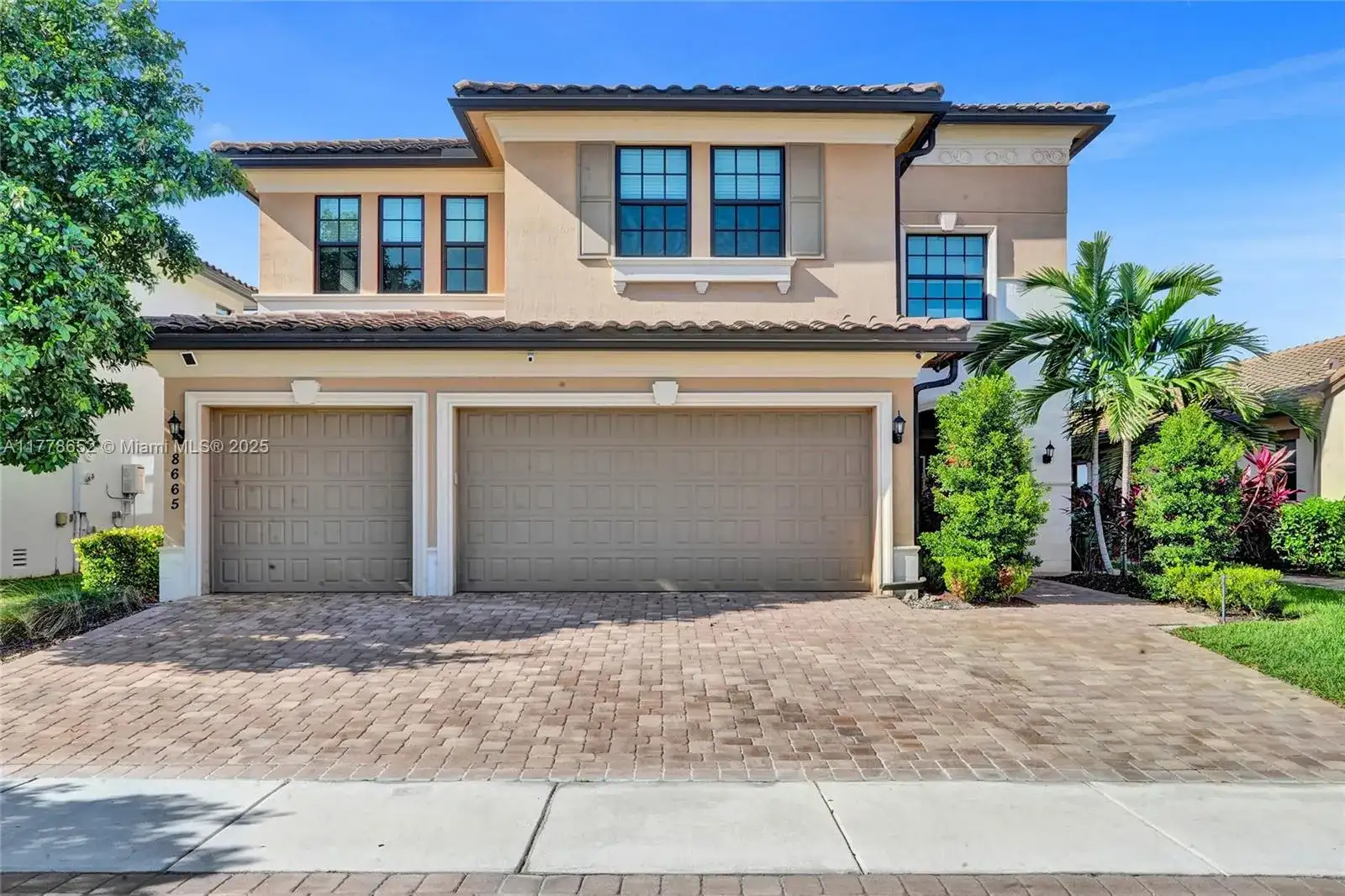 8665 E Baypoint Cir, Parkland FL 33076 photo 3