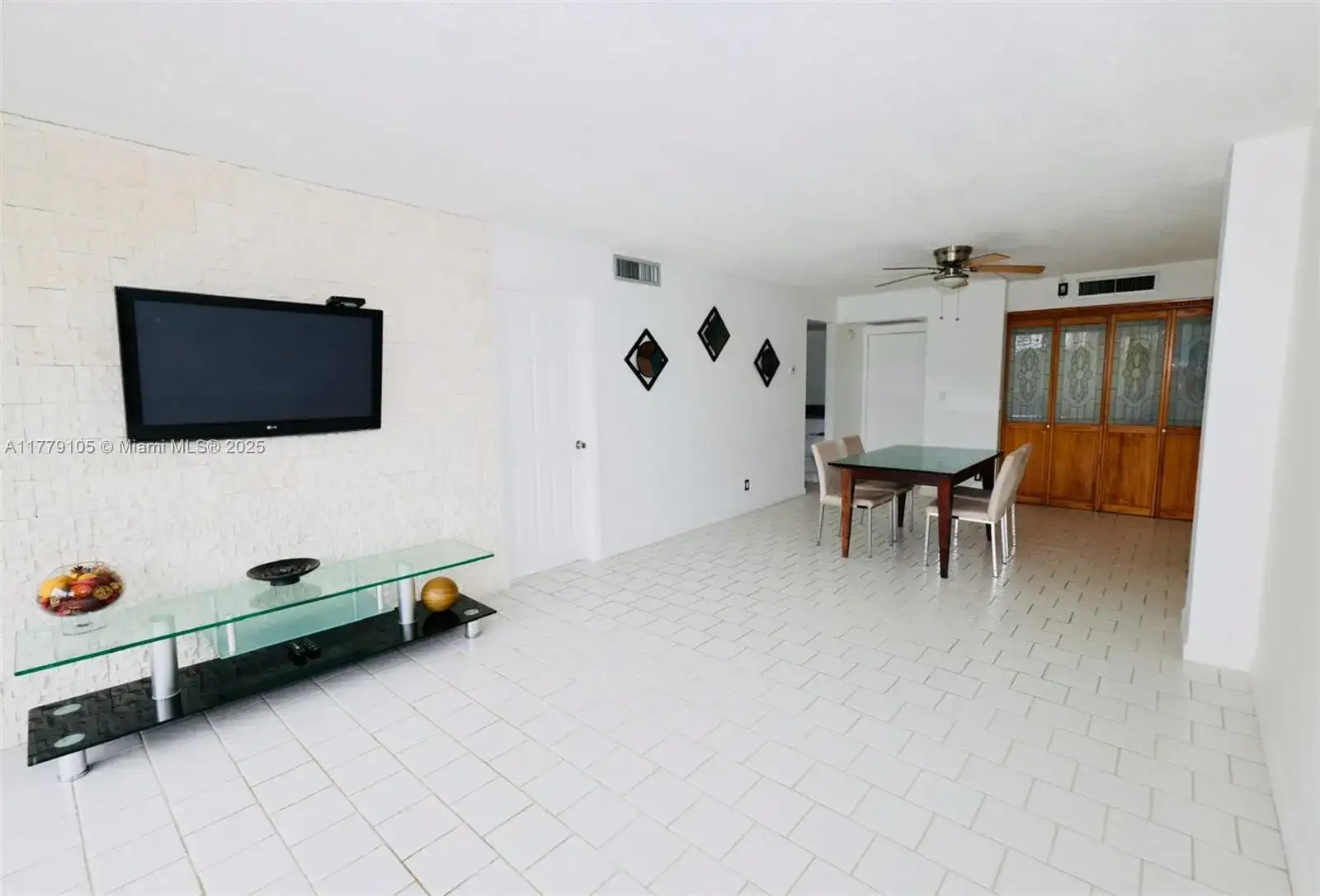 3475 N Country Club Dr # 401, Aventura FL 33180 photo 2