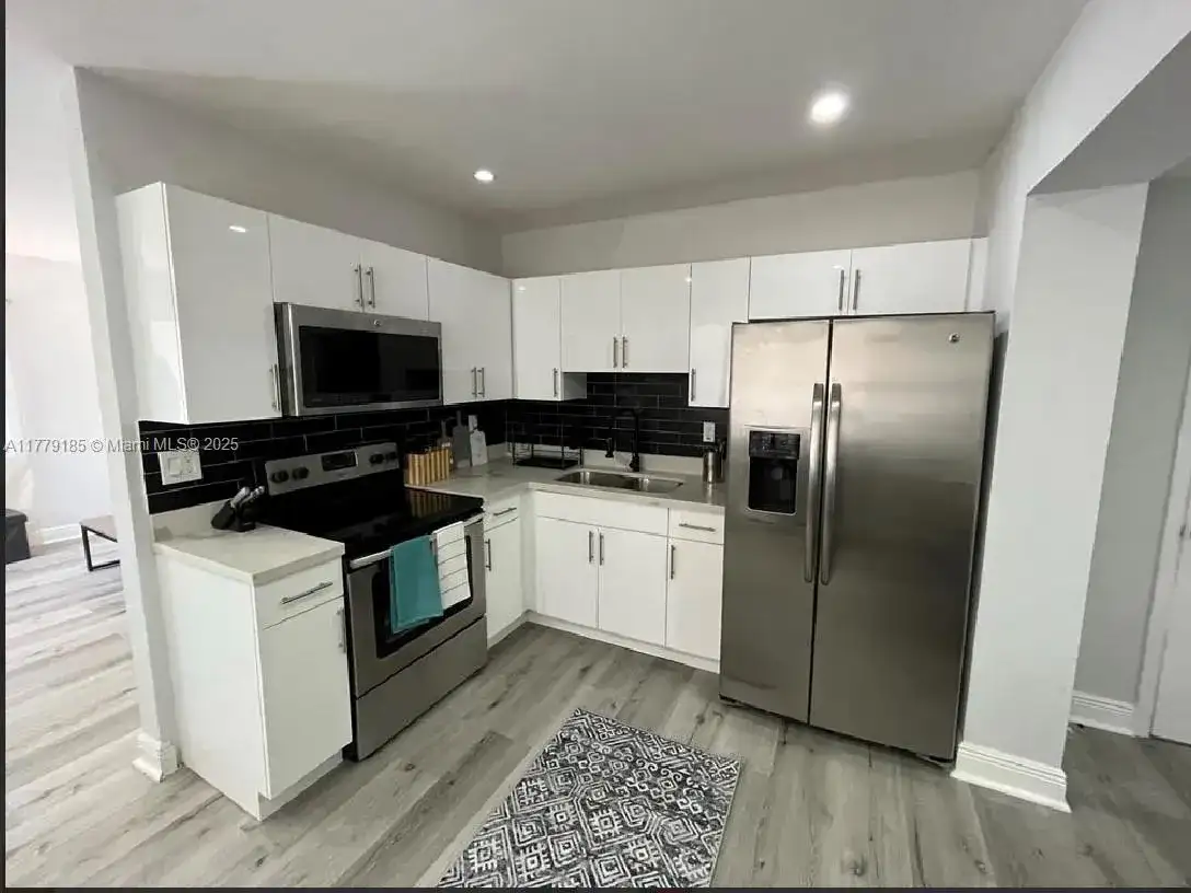 3050 NW 52nd St, Miami FL 33142 photo 2