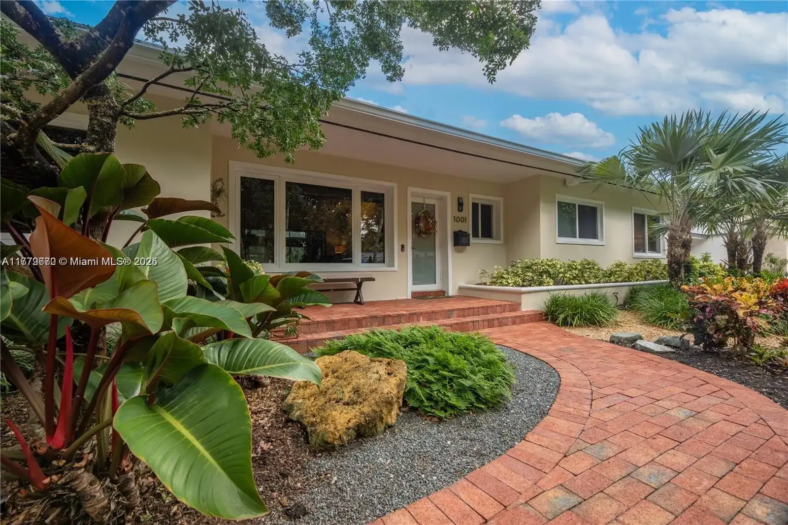 1001 S Alhambra Cir, Coral Gables FL 33146 photo 2