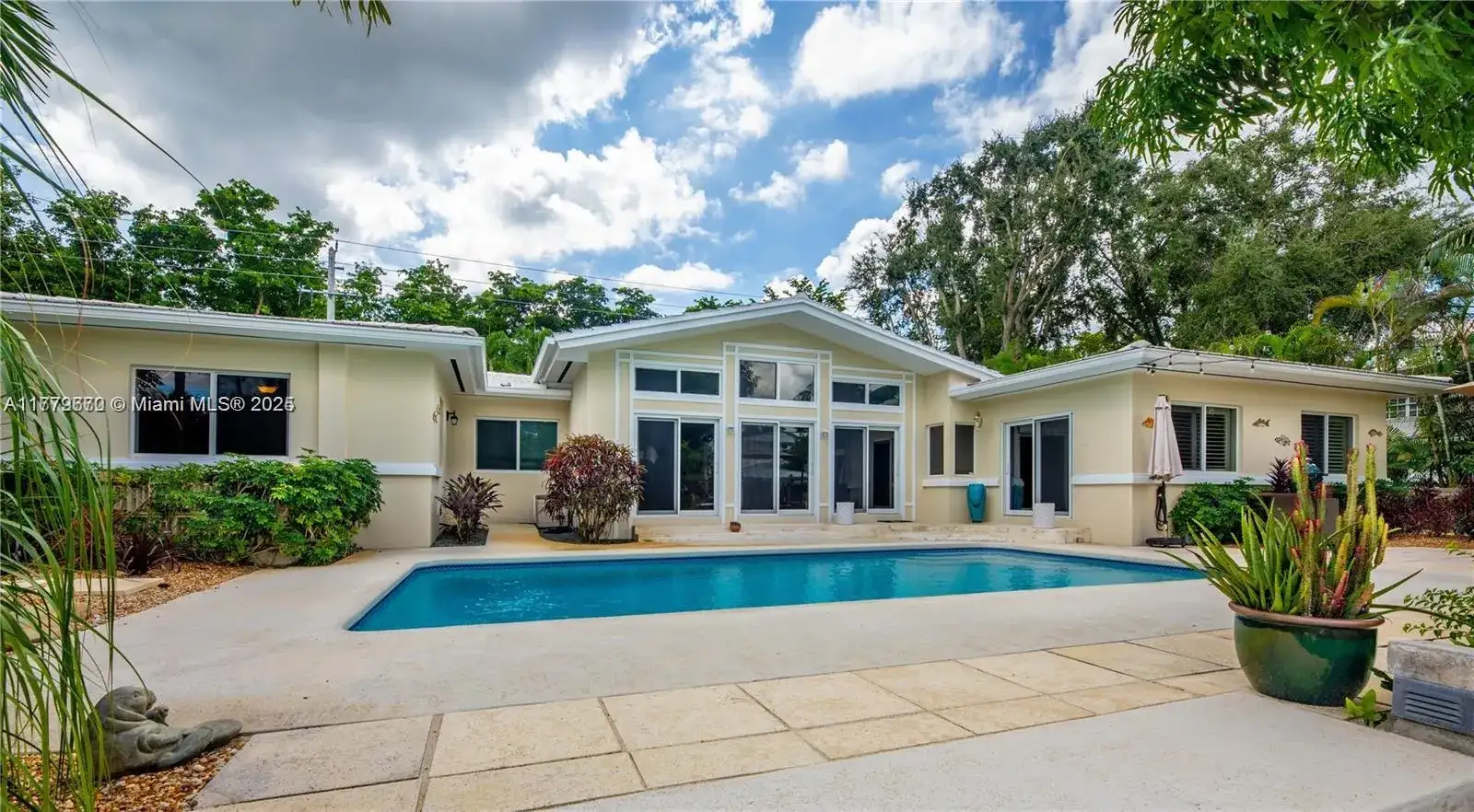 1001 S Alhambra Cir, Coral Gables FL 33146 photo 3